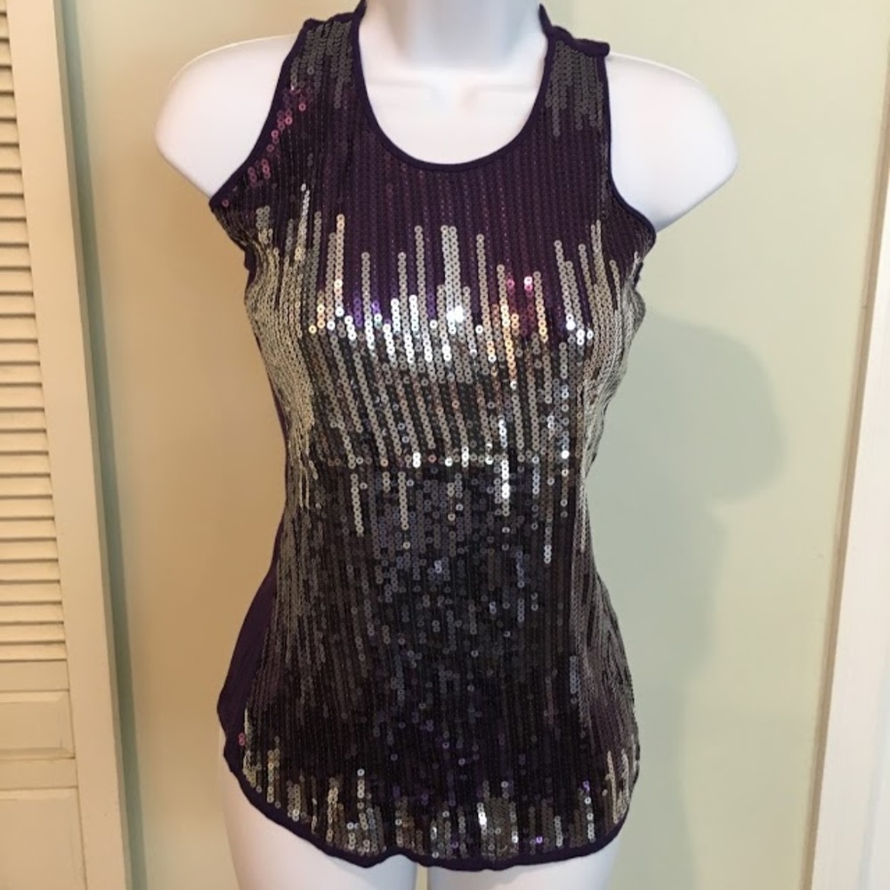 Knit top sequins front.